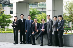 专注中药产学研三十余年:记成人在线
院长徐宏喜