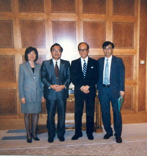 专注中药产学研三十余年:记成人在线
院长徐宏喜